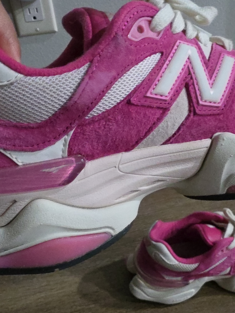 Pink New Balance 9060 Size 8.5 Womens Size 7 Mens Pink Rose - Picture 7 of 9